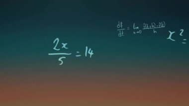 Karanlık arka planda matematiksel veri işleme animasyonu. Küresel bilim, bilgisayar ve veri işleme kavramı dijital olarak oluşturulmuş video.