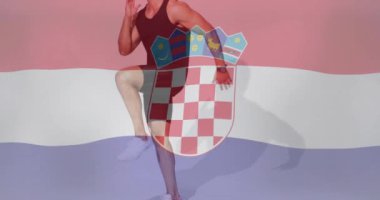 Melez erkek atlet yerine Hırvat bayrağının canlandırılması. Küresel spor, spor disiplinleri ve bayraklar dijital olarak oluşturulmuş video konsepti.