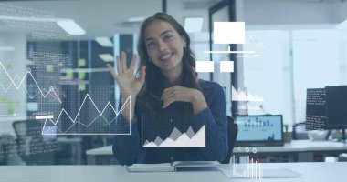 Kafkas iş kadınının ofisindeki veri işleme görüntüsü. Küresel iş ve dijital arayüz kavramı, dijital olarak oluşturulmuş görüntü.