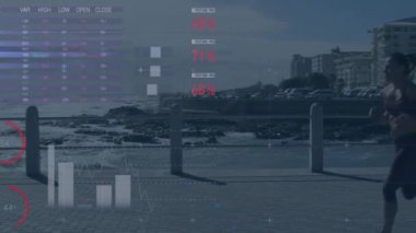 Gezinti güvertesinde koşan beyaz bir kadın için finansal veri işleme animasyonu. Küresel iş, finans, bilgisayar ve dijital arayüz kavramı dijital olarak oluşturulmuş video.