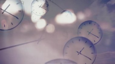 Şehirdeki arabaların üzerinde hareket eden saatlerin animasyonu. Zaman, iş ve dijital arayüz kavramı dijital olarak oluşturulmuş video.