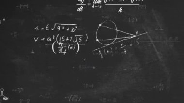 Siyah zemin üzerinde matematiksel ve bilimsel veri işleme animasyonu. Küresel yapay zeka, bilim, bağlantılar, hesaplama ve veri işleme kavramı dijital olarak oluşturulmuş video.