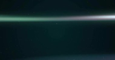 Işık izlerinin ve siyah arkaplandaki lekelerin animasyonu. Küresel teknoloji, şekiller, ışık, hareket ve dijital arayüz kavramı dijital olarak oluşturulmuş video.