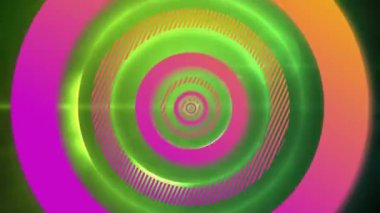 Siyah arkaplanda yeşil ışık yollarının üzerindeki pembe dairelerin animasyonu. Desen, şekiller, arkaplan ve dijital arayüz kavramı dijital olarak oluşturulmuş video.