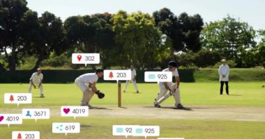 Çeşitli erkek kriket oyuncuları üzerinde artan sayılara sahip sosyal medya simgelerinin animasyonu. Dijital olarak oluşturulmuş küresel sosyal medya, spor, iletişim ve dijital arayüz kavramı.