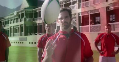 İtalya bayrağının animasyonu sahada çeşitli erkek ragbi oyuncuları üzerinde. Spor, vatanseverlik ve dijital arayüz konsepti dijital olarak oluşturulmuş video.