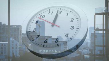 Şehrin üzerinde hareket eden saatin animasyonu. Zaman, iş ve dijital arayüz kavramı dijital olarak oluşturulmuş video.
