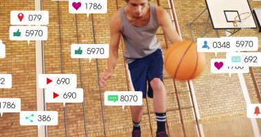 Kafkasyalı basketbolcu üzerinden dijital veri işleme resmi. Küresel spor, sosyal medya, bağlantılar, hesaplama ve veri işleme kavramı dijital olarak oluşturuldu.