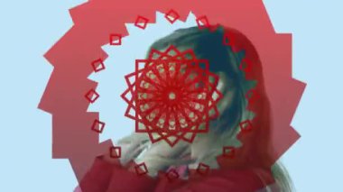 Kafkasyalı kadının kulaklıklı müzik dinlediği ve kırmızı şablonun hareket ettiği animasyon. Müzik, teknoloji ve eğlence konsepti dijital olarak oluşturulmuş video.