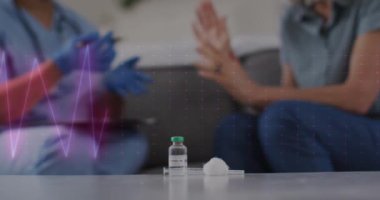 Çeşitli doktor ve hastaların kardiyografisinin animasyonu. Küresel sağlık, tıp, yaşam tarzı ve dijital arayüz kavramı dijital olarak oluşturulmuş video.