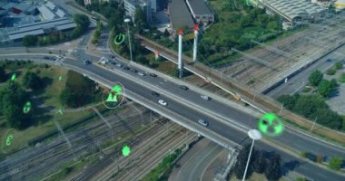 Şehir manzarası üzerinde ekolojik simge ağının animasyonu. Küresel çevre, bağlantılar, hesaplama ve veri işleme kavramı dijital olarak oluşturulmuş video.