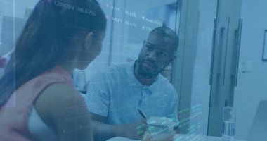 İş verileri, çeşitli meslekdaşların ofiste tartıştıkları resimlerin grafiklerini çıkarıyor. Tartışma, takım çalışması, analiz, çeşitlilik, işbirliği, beyin fırtınası