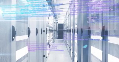 Bilgisayar sunucuları üzerinde dijital veri işleme animasyonu. Dijital olarak oluşturulmuş küresel bağlantılar, hesaplama ve veri işleme kavramı.