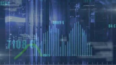 Bilgisayar sunucuları üzerinde dijital veri işleme animasyonu. Dijital olarak oluşturulmuş küresel bağlantılar, hesaplama ve veri işleme kavramı.