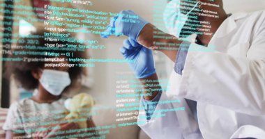 Genç bir hastayla melez bir erkek doktorun veri işleme görüntüsü. Küresel tıp ve dijital arayüz kavramı dijital olarak oluşturulmuş görüntü.