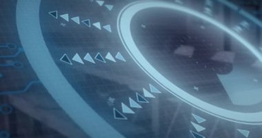 Ofis üzerinde veri işleme ve tarama animasyonu. küresel iş ve dijital arayüz kavramı dijital olarak oluşturulmuş video.