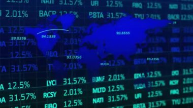 Dünya haritası üzerinde borsa ve veri işleme animasyonları. Küresel iş, teknoloji ve dijital arayüz kavramı dijital olarak oluşturulmuş video.