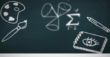 Matematiksel denklemler üzerinde okul ögeleri simgelerinin canlandırılması. Küresel eğitim ve dijital arayüz kavramı dijital olarak oluşturulmuş video.
