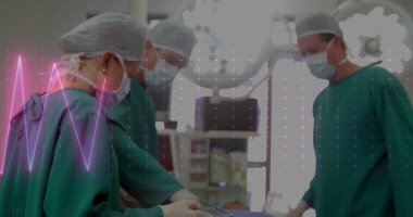 Cerrahlar tıbbi ekipman üzerinde kalp atış hızı görüntüsüyle ameliyat yapıyorlar. Cerrahi, sağlık, hastane, teknoloji, izleme, takım çalışması