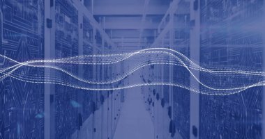 Bilgisayar sunucuları üzerinden veri işleme resmi. Küresel finans, iş, bağlantılar, hesaplama ve veri işleme kavramı dijital olarak oluşturuldu.