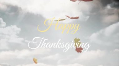 Düşen sonbahar yaprakları ve bulutlu gökyüzü üzerine Şükran Günü animasyonunuz kutlu olsun. Kutlama, şenlik, tatil, bulutlar, mevsimlik