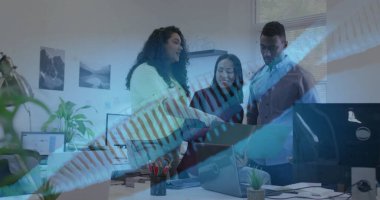 Ofisteki çeşitli iş adamlarına DNA örneği. Küresel finans, iş, bağlantılar, hesaplama ve veri işleme kavramı dijital olarak oluşturuldu.