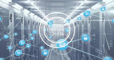 Bilgisayar sunucuları üzerinden bağlantı ağı ve dijital veri işleme resmi. Küresel siber güvenlik, bağlantılar, hesaplama ve veri işleme kavramı dijital olarak oluşturuldu.