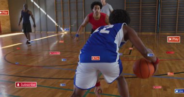 Çeşitli erkek basketbol oyuncuları üzerinde ikonlar ve veri işleme görüntüsü. Küresel spor, sosyal medya, bağlantılar, hesaplama ve veri işleme kavramı, dijital olarak oluşturulmuş görüntü.