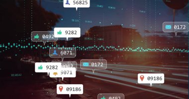 Hedef şehir dışından simge ve veri işleme resimleri. Küresel sosyal medya, iş dünyası, bağlantılar, hesaplama ve veri işleme kavramı dijital olarak oluşturuldu.