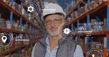 Depodaki beyaz erkek işçinin üzerinde veri işleme simgesi olan simgeler. Küresel dağıtım, gemicilik ve perakende konsepti, dijital olarak oluşturulmuş görüntü.