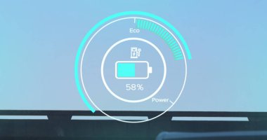 Dairesel kasa kilidi görüntüsü grafikte ve mavi üzerinde veri işleme numarasıyla dönüyor. Küresel iş ve teknoloji kavramı.