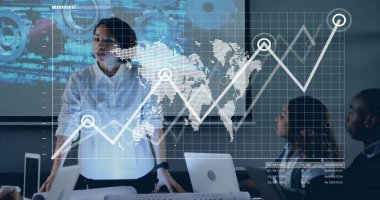 Veri işleme görüntüsü ve çeşitli iş adamları ile ilgili istatistikler. Küresel iş, finans, hesaplama ve veri işleme kavramı, dijital olarak oluşturulmuş resim.
