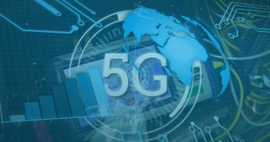 Teknoloji yerine 5G metin, küre, bilgisayar dili ve devre kartı deseni. Dijital bileşik, çoklu pozlama, küreselleşme, kodlama ve iletişim konsepti.