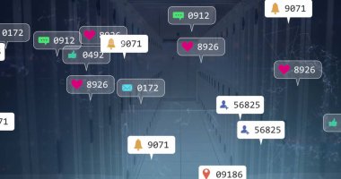 Sosyal medya simgeleri ve bildirimler bilgisayar sunucu odasında veri işliyor. Sosyal medya, iletişim ağları ve dijital arayüz teknolojisi, dijital olarak oluşturulmuş görüntü.