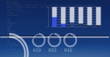 Mavi arkaplanda tarama ve veri işleme resmi. Küresel finansman, bilgisayar ve dijital arayüz kavramı, dijital olarak oluşturulmuş resim.