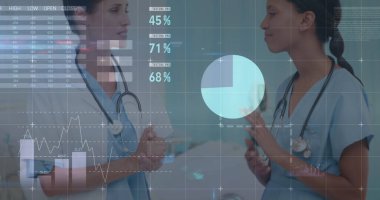 Telefon kulaklığı kullanan iş adamlarının istatistik kaydı. Küresel işletme finans bağlantıları ve teknoloji konsepti, dijital olarak oluşturulmuş görüntü.