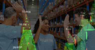 Depodaki çeşitli gönüllülerin veri işleme görüntüsü. Küresel gönderme, bilgisayar ve dijital arayüz kavramı, dijital olarak oluşturulmuş resim.