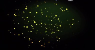 Yılbaşı süsleri üzerindeki sarı noktaların animasyonu. Noel, kutlama ve dijital arayüz kavramı dijital olarak oluşturulmuş video.