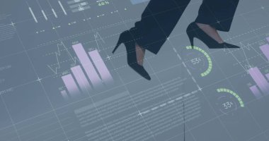 Kafkas iş kadınının yürümesi üzerine veri işleme görüntüsü. Küresel iş ve dijital arayüz kavramı, dijital olarak oluşturulmuş görüntü.