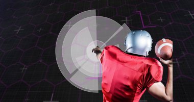 Amerikan futbolcusu üzerinde tarama ve veri işleme görüntüsü. Küresel spor, rekabet ve veri işleme kavramı, dijital olarak oluşturulmuş görüntü.