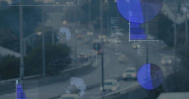 Yeryüzü, grafikler, bilgisayar dili, yüksek açılı hareket eden araçların görüntüsü. Dijital bileşik, çoklu pozlama, küreselleşme, rapor, iş, kodlama ve ulaşım.