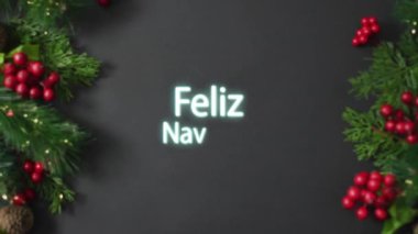 Felix Navidad 'ın Noel çelengi üzerindeki animasyonu. Noel, kutlama ve dijital arayüz kavramı dijital olarak oluşturulmuş video.