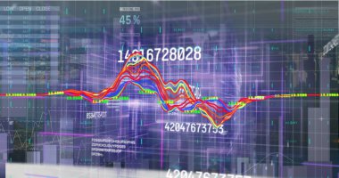 Mavi bloklarla yukarı aşağı dönen ve siyah arkaplandaki rakamları değiştiren grafik bir şehir manzarası üzerindeki finansal veri ve grafiklerin görüntüsü. dijital olarak oluşturulmuş resim