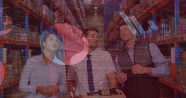 Depodaki çeşitli iş adamlarının veri işleme görüntüsü. Küresel gönderme, bilgisayar ve dijital arayüz kavramı, dijital olarak oluşturulmuş resim.