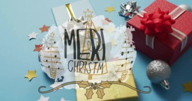 Paketlenmiş hediyeler ve Noel süslemeleri üzerine Mutlu Noeller mesajı animasyonu. Sunar, şenlik, kutlama, mevsimlik, selamlama, kış