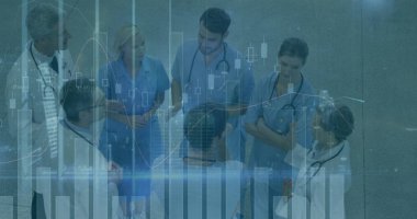 Muayene sırasında çeşitli kadın ve erkek doktorların grafikleri ve verileri. tıp, sağlık, ekonomi ve teknoloji kavramı. ,.