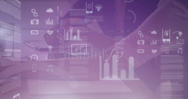 Çeşitli iş adamları üzerinde dijital simgelerin ve veri işleme ağının görüntüsü. küresel iş, finans, ağ ve dijital arayüz kavramı, dijital olarak oluşturulmuş görüntü.