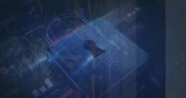 Bilgisayar kabloları üzerinden dijital asma kilit görüntüsü. Veri güvenliği, dijital güvenlik, küresel ağ ve teknoloji konsepti, dijital olarak oluşturulmuş görüntü.