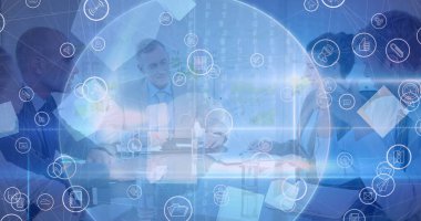 Dünyanın dört bir yanındaki dijital simgelerin ve çeşitli iş adamlarının görüntüsü. küresel iş, finans, ağ ve dijital arayüz kavramı, dijital olarak oluşturulmuş görüntü.