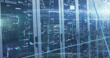 Bilgisayar sunucuları üzerinde veri ve matematik hesaplamalarının resmi. Küresel iletişim, araştırma, veri ve ağ konsepti, dijital olarak oluşturulmuş görüntü.